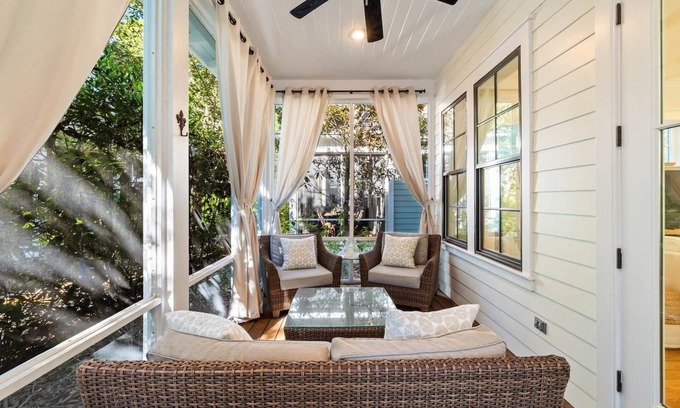 WaterSound West Beach House | NEW to WaterSound. 6 Person Golf Cart! Bikes & Beach Toys Included. Private/Gated beach community!