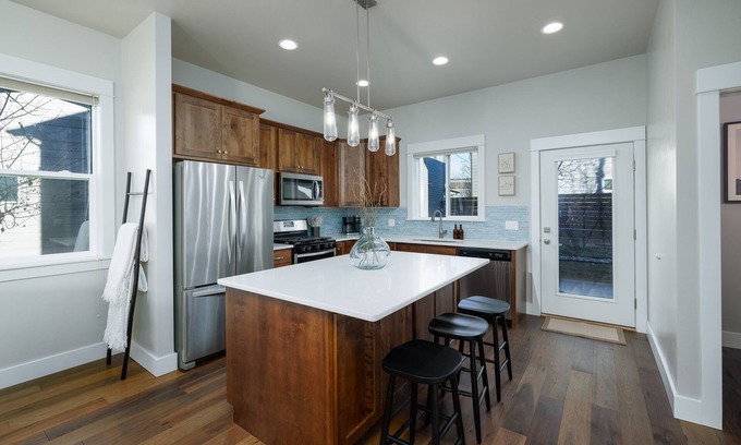 Four Corners Condo | NEW! Townhome in 4-corners, garage parking, walk to river - 30-night minimum