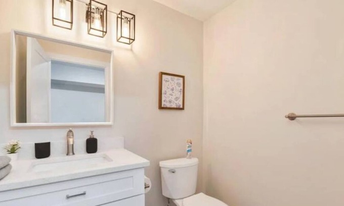 Walkerville House | New Townhomes - 16 Guests - Walkerville