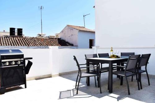 Nerja City Centre House | New Townhouse in the heart of Nerja with Jacuzzi