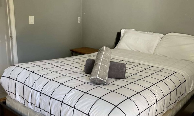 Wynwood Art District Condo | ✨New, Trendy, Cool Wynwood Flat-12