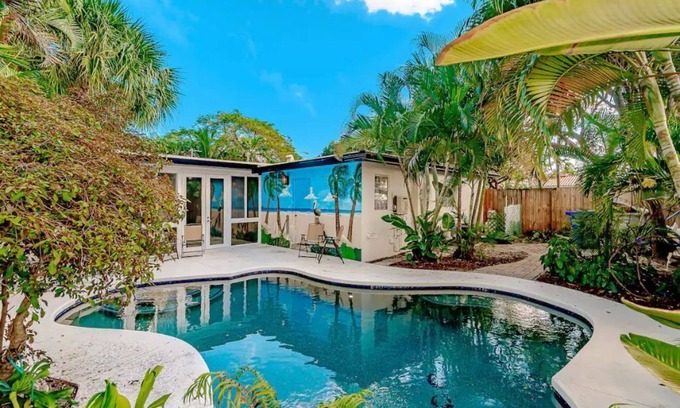 Santa Barbara Estates House | NEW Tropical Retreat Family Home Heated Salt water pool n