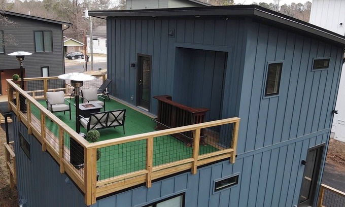 Hayes House | New Turf:Rooftop& Patio min's from Downtown, Duke, NCCU, Hospital,Durham Bulls