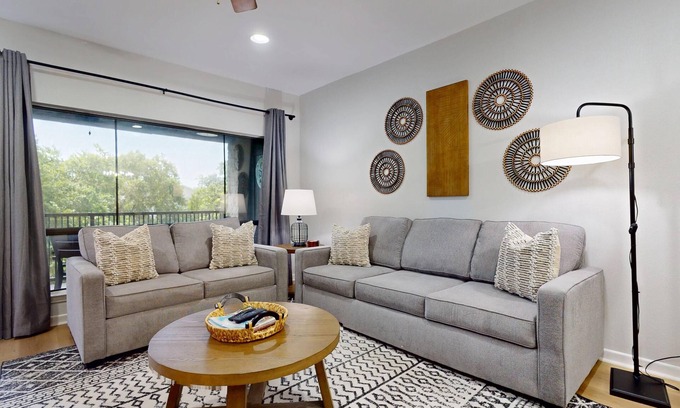 New Braunfels Condo | NEW* Upgraded waterfront Comal River Condo C203 : Free Tubes with Rental!