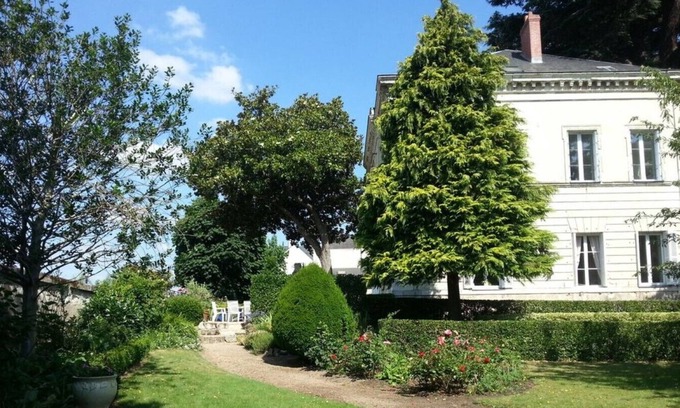 Saumur Apartment | New! VILLA DE LOIRE ♥ sumptuous views of the château and river.