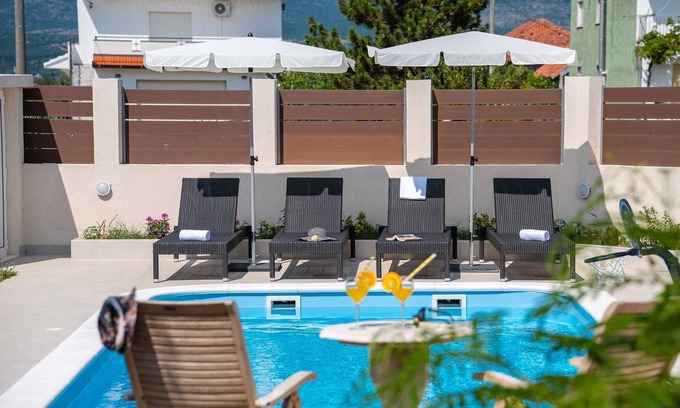 Trilj Villa | NEW! Villa Josefina with heated Pool