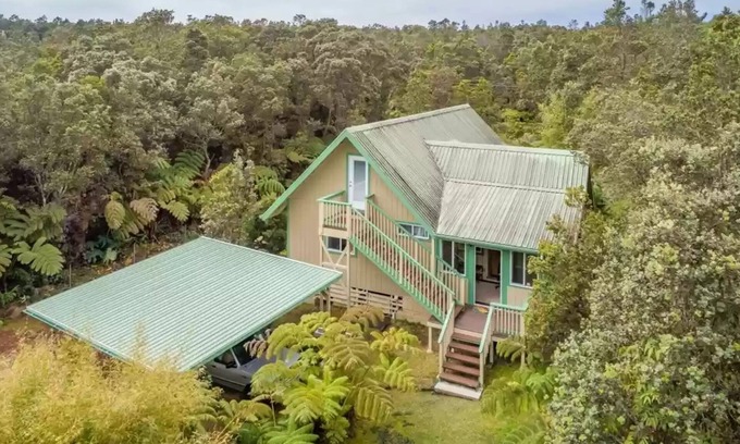 Volcano House | *NEW*Volcano Cottage A-Close to Volcano Nat'l Park