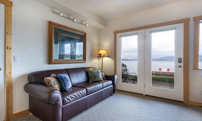 Polson Condo | New! Waterfront Studio near Glacier!
