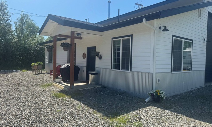 Wasilla House | NEW & welcoming guesthouse in family-friendly neighborhood close to town