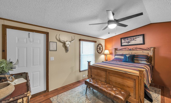 Kingston Apartment | NEW! Wild Horses (Suite 1) by The Lodges at Fossil Creek
