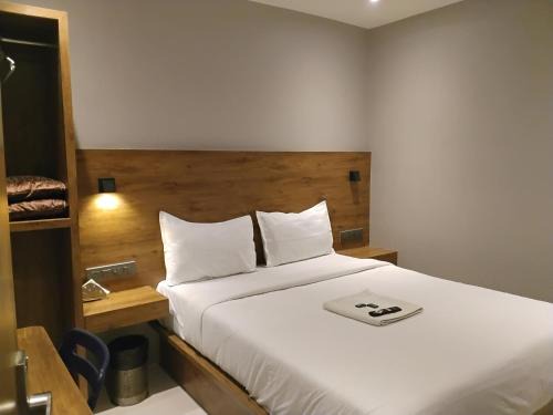 Pali Hill Hotel | New Wind Flower Residency