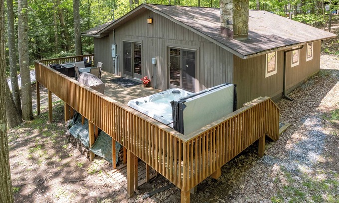 Sky Valley House | New! Woodlore: Lake Access, Fireplace, Hot tub, Grill!