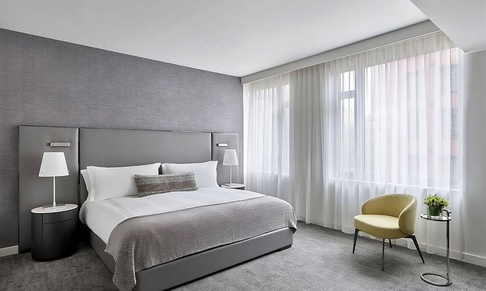 Tribeca Hotel | New York City Escape! Urban Bliss, Close To Brooklyn Bridge and Pier 25!