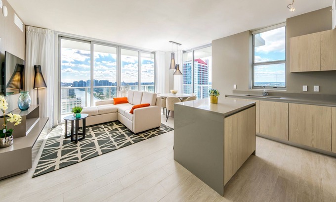 South Lake Apartment | New2019 SW Corner 3BR Condo with Amazing WaterViews/Full Gourmet Kitchen SubZero&Bosch Appliances