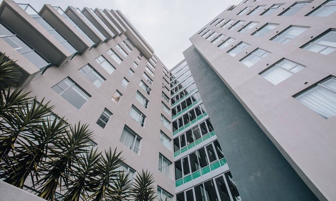 Newcastle West Apartment | Newcastle Central Plaza