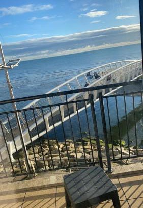 Newcastle Apartment | Newcastle Seafront Apartment with Wifi and Parking