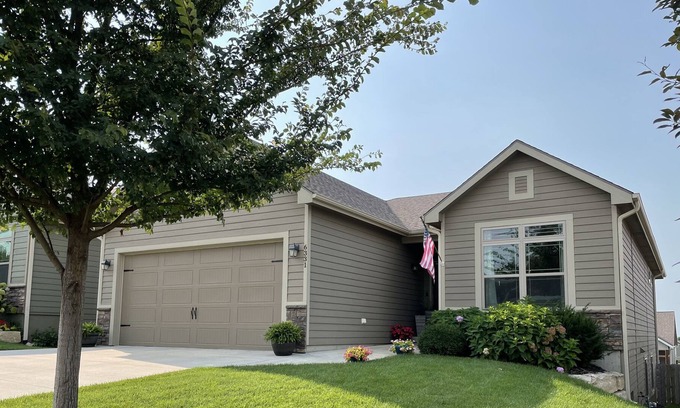 Lawrence House | Newer Home only 2 miles from Clinton Lake and 1 mile from Rock Chalk Park!!!!