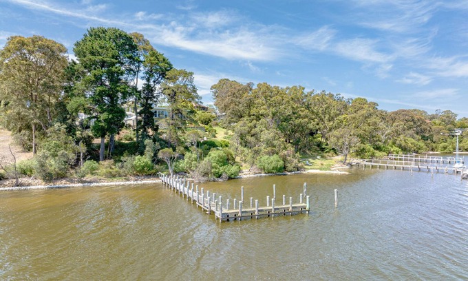Paynesville House | Newlands Waterfront - Your own waterfont home with private, deep water jetty