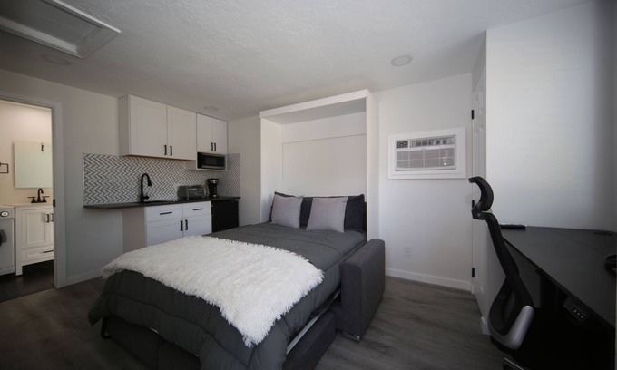 North Park Hill Condo | Newley remodeled studio in Denver/Park Hill