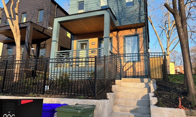 Pittsburgh House | Newly built 3-bedroom house in Atlanta , 5 minutes from downtown/midtown area.