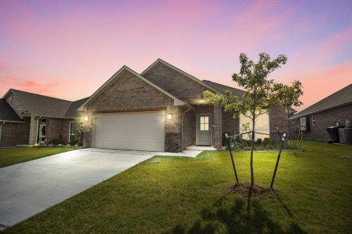 Edmond House | Newly Built 3BR Getaway in Edmond home