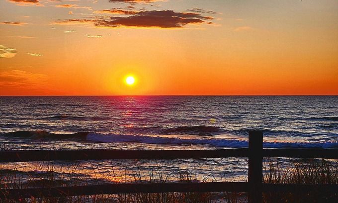 Mears Cottage | Newly built 4-bedroom cottage w/WiFi & AC next to dunes, Lake Michigan & beach