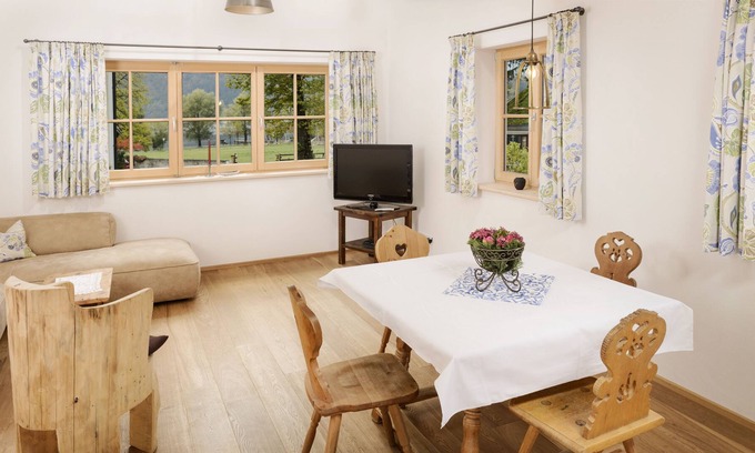 Schliersee House | newly built apartment with lake view in a very central location