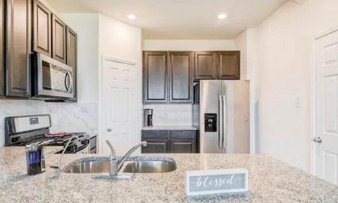 Spring House | Newly Built Cozy & Modern Family Friendly Home