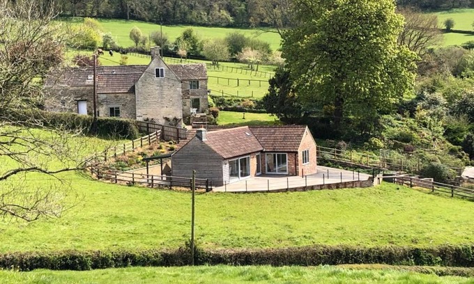 Dursley House | Newly converted pigsty with amazing views. One small dog welcome.