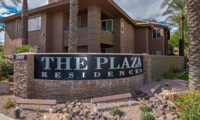Paradise Valley Village Condo | Newly decorated 2 bedroom 2 bath, pool view, upscale neighbourhood,