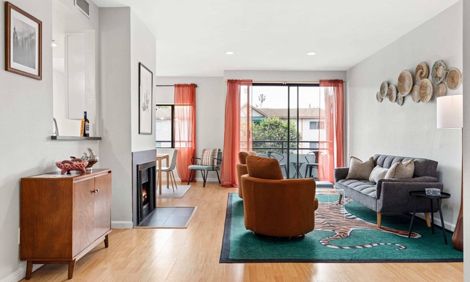 Sawtelle Condo | Newly Designed Home Near Los Angeles Landmarks