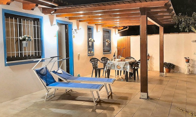 S'oru e Mari Villa | newly furnished seaside cottage. Low costs and free wifi.