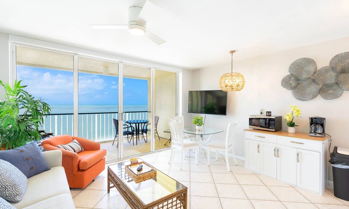 Marco Island Condo | NEWLY MODERNIZED, Top Floor Beachfront Condo, Top-Notch Ocean Views, 1 BR/1Bath