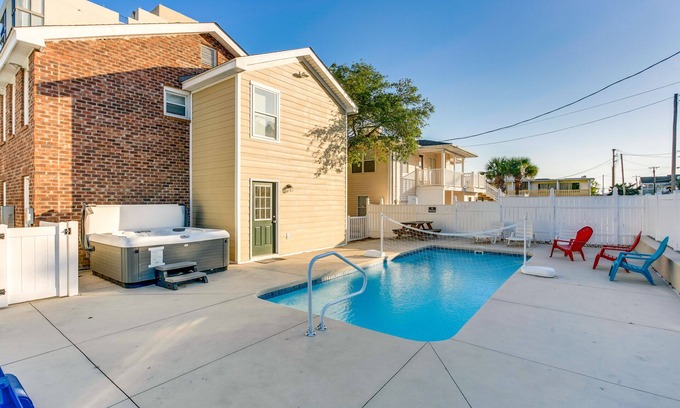 Crescent Beach House | Newly Refurbished - Beach House with pool & hot tub +Free Attraction Tickets!