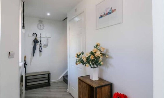 Deptford House | Newly Refurbished London House with Garden, Parking and 2 Bathrooms