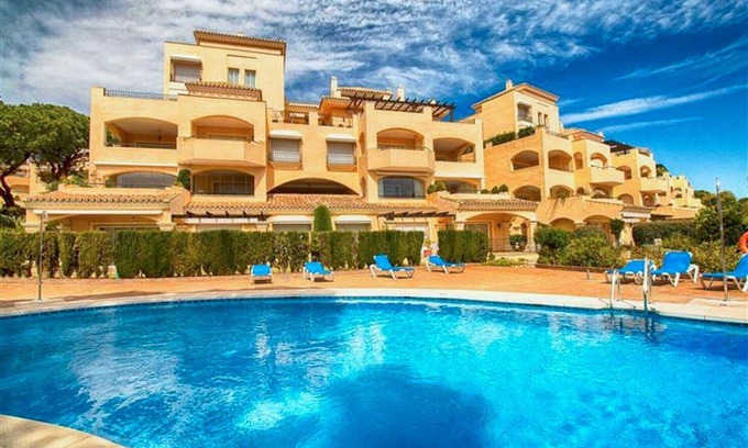 Marbella Apartment | Newly refurbished, three bedroom apartment in Hacienda Elviria