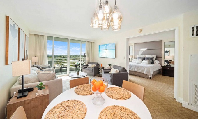 East Fort Lauderdale Condo | Newly Refurnished 1 BR suite w/Ocean View sleeps 4