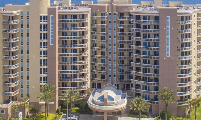 Daytona Beach Condo | NEWLY REMODELED, NO storm damage, 2 suite retreat w/city & sunset views!