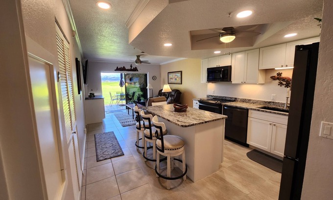 Lake Havasu City Condo | Newly REMODELED 1st floor condo, huge patio, perfect location