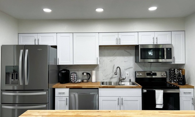 Spenard Apartment | Newly remodeled 2bd 1.5bt apartment in a midtown #2