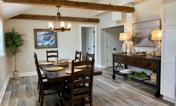 Skaneateles Apartment | Newly remodeled 2bd/2bath pet friendly short walk to village