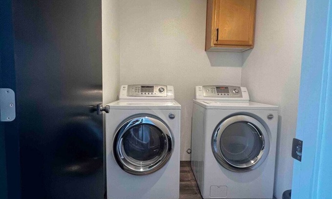 Pendleton House | Newly Remodeled 3 Bed 2 Bath home, minutes from everything