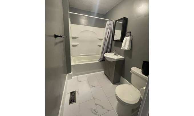Emporia House | Newly remodeled 3 bedroom 2 blocks from downtown