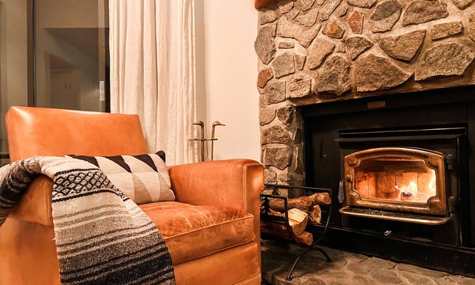 Mammoth Lakes Condo | Newly Remodeled 4 BR + 2 BA Walk to Town, Shuttle, Shops, Creek & Park