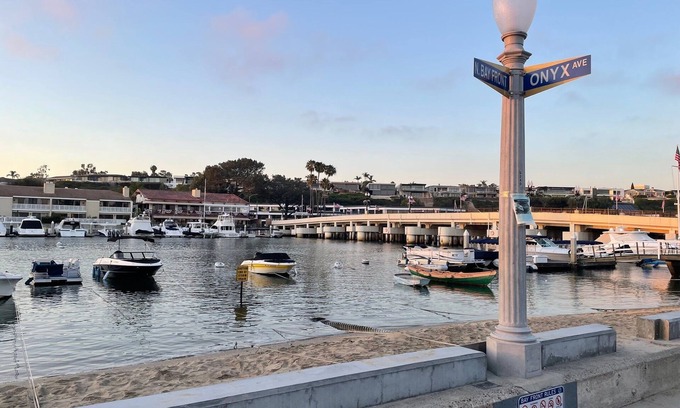 Balboa Island Apartment | Newly remodeled and conveniently located.