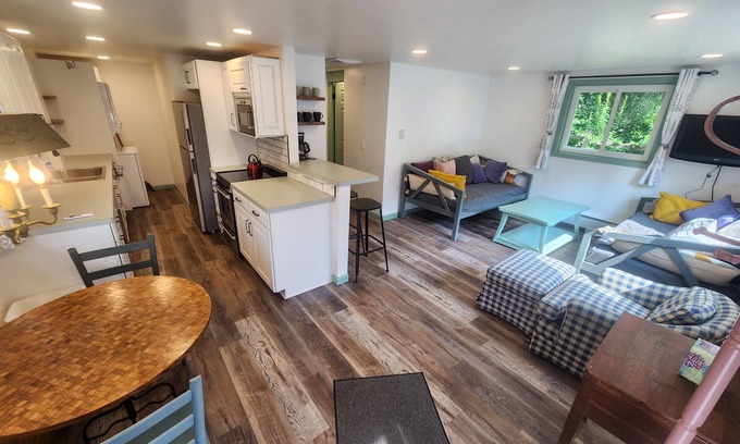 Northport Apartment | Newly remodeled bright garden apartment right in the Village of Northport, MI!