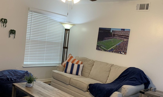 Gainesville Cottage | Newly remodeled close to UF And Midtown