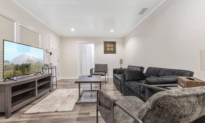 West Whittier-Los Nietos House | Newly Remodeled Home Close to many Attractions