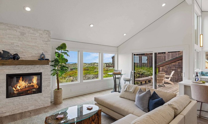Castroville House | Newly remodeled luxury 2BR 2BA