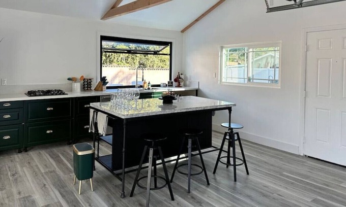 Ontario House | Newly Remodeled Mid-Century Style 3 bedroom Home